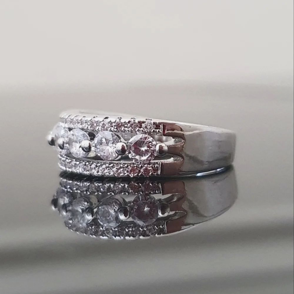 Pretty Silver Designer Woman Ring - Picture 6 of 7
